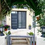 Family 3 Bedroom With Terrace Daire *