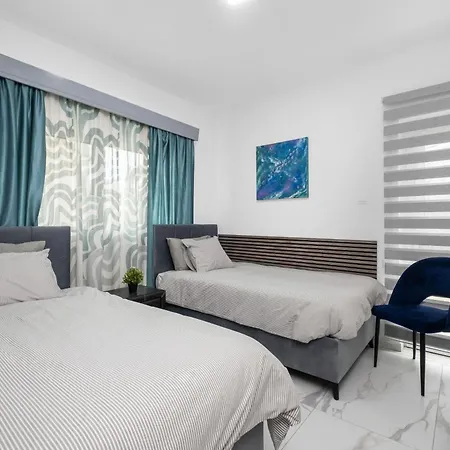 Lägenhet Family 3 Bedroom With Terrace Larnaca